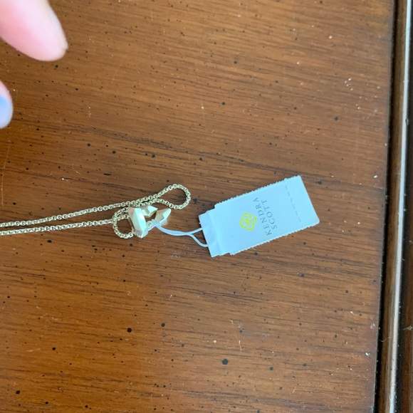 KendraScott Gold Baroque Pearl Priscilla Necklace - Picture 10 of 12